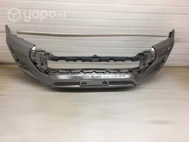 Parachoque delantero toyota hilux 2021 2023