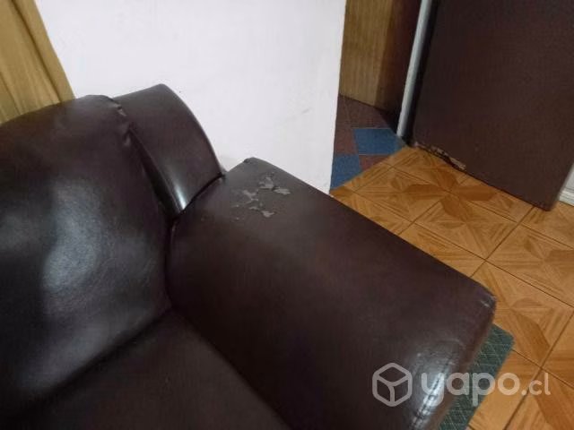 Sofá 3 cuerpos con detalles