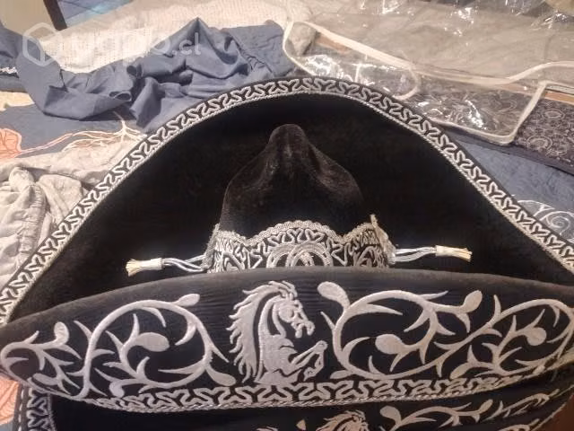 Sombreros y juego de moños - Imagen 3