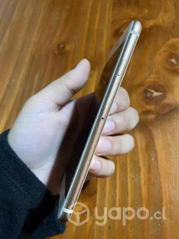 iPhone 8