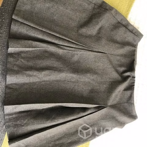 Falda gris de colegio
