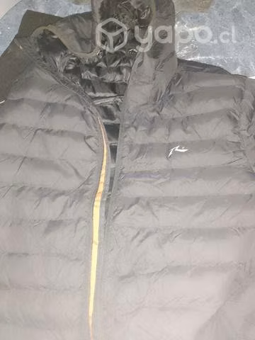 Parka Rusty y camisa Billabong
