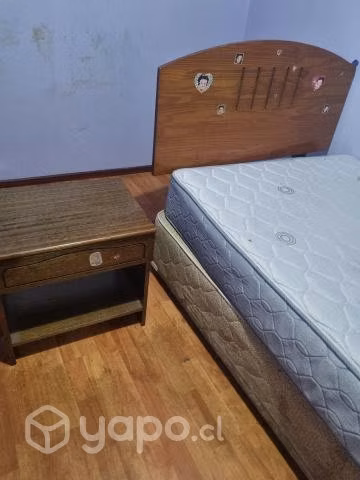 Cama plaza y media y velador