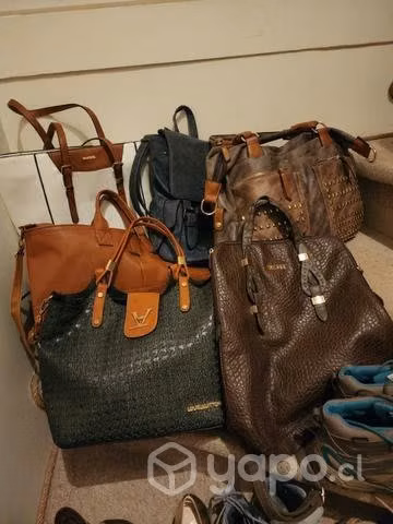 Lote de carteras y zapatillas número 37