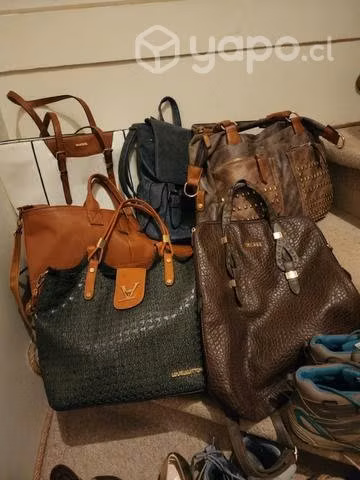 Lote de carteras y zapatillas número 37