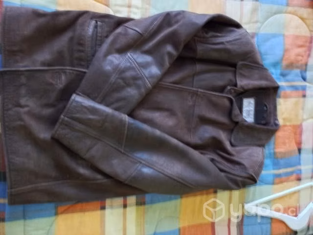Chaqueta larga de cuero argentino