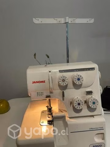 Máquina Overlock 8002D - Imagen 4