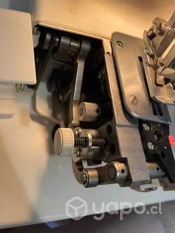 Máquina Overlock 8002D - Imagen 2