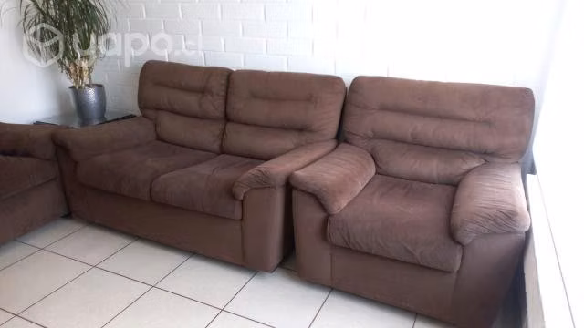 Living y mesa de vidrio en buen estado