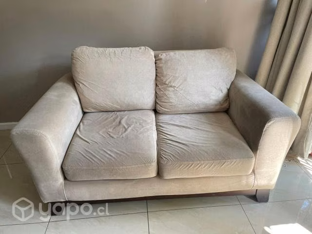 Sillón de 2 cuerpos en buenas condiciones