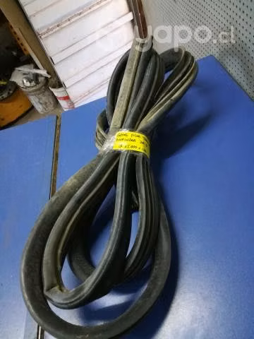 Goma contorno pilar puerta trasera der Mahindra