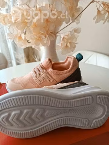 Zapatillas niña (nuevas)