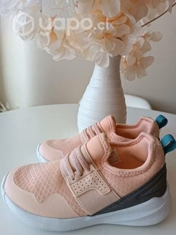 Zapatillas niña (nuevas)