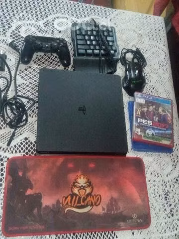 Play 4 más mando,juegos,teclado de mano y moupa