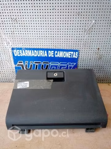 Guantera tablero Chevrolet New Dmax 2017