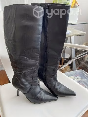 Botas negras marca Apology - Imagen 2
