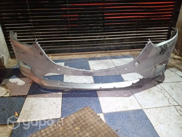 Mazda  parachoque delantero original