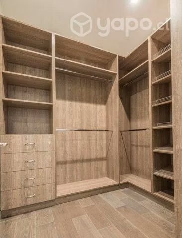 Walk in Closet