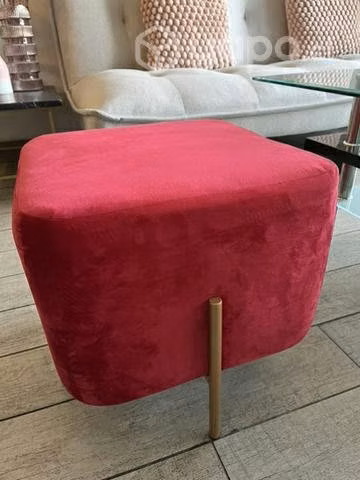 Pouf rojo como nuevo