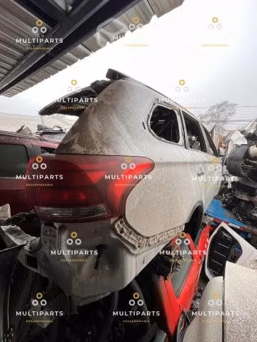 Costado derecho mitsubishi outlander 2017