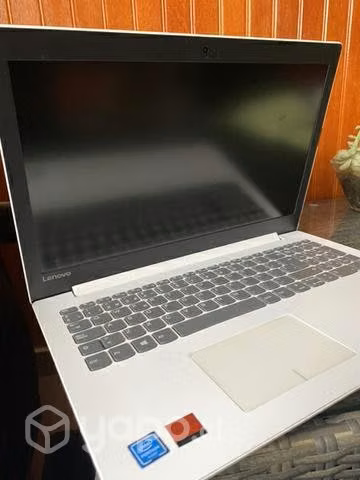Notebook Lenovo con disco duro de estado sólido - Imagen 4