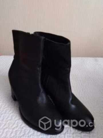 Botines Pollini, negros de cuero - Imagen 3