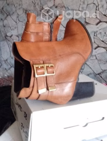 Botines Camel n.40