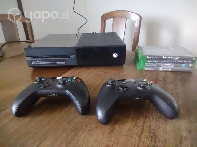 Xbox One 500Gb + 2 joysticks originales