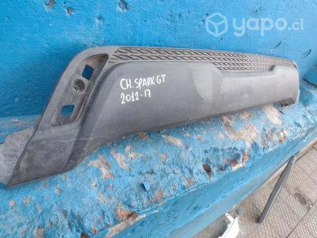 Moldura de parachoque tra Chevrolet spark GT 2014