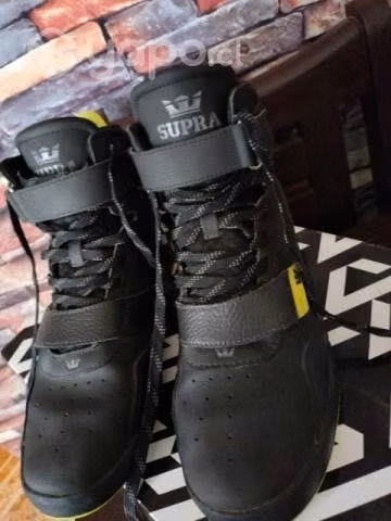 Zapatillas .Supra excelente estado.con su caja.num
