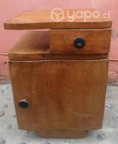 Antiguo Velador estilo Bombé. Decorativo