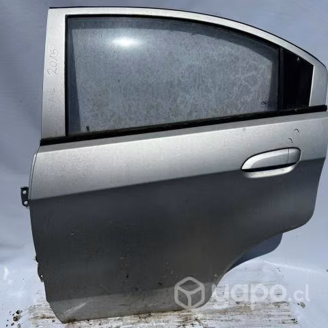Puerta lata trasera izquierda Chevrolet sail 2015