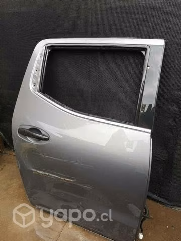 Puerta trasera derecha nissan np300 navara.
