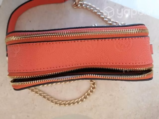 Cartera mediana Guess