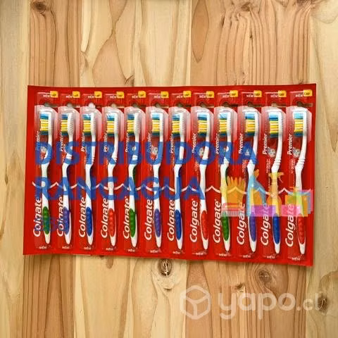 Cepillo de Dientes COLGATE PACK DE 12