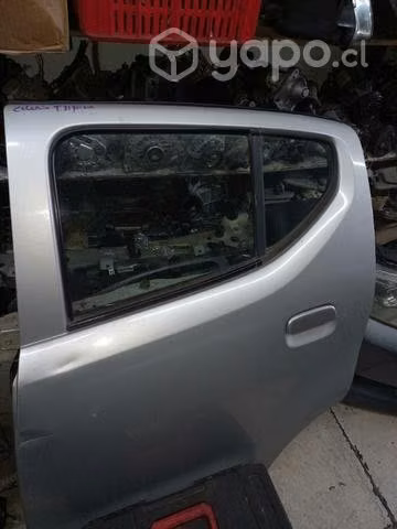 Puerta trasera izquierda suzuki celerio 2013