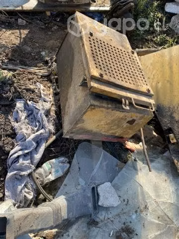 Puertas latas y capot de Excavadora 320 - Imagen 6