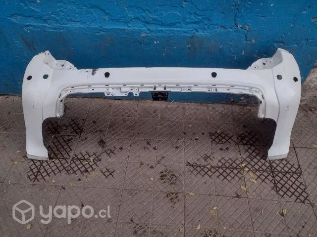 Parachoque trasero Mitsubishi Montero Sport 2017