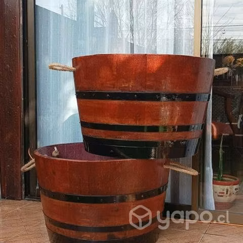 Maceteros de barriles de roble