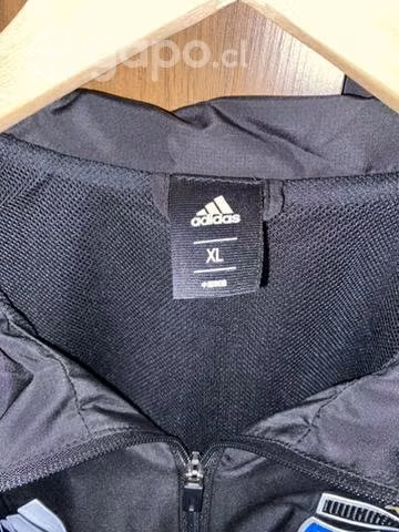 Cortaviento Colo-Colo 2023 Talla XL pero es L-M