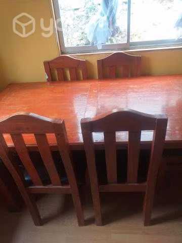 Comedor madera solida y firme