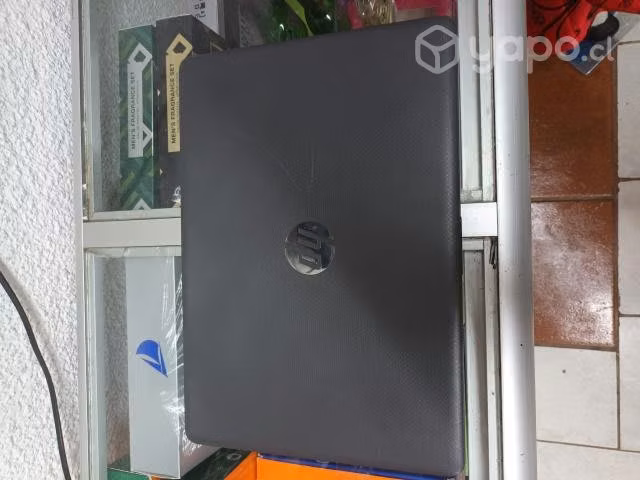 Noteboock hp semi nuevo - Imagen 2