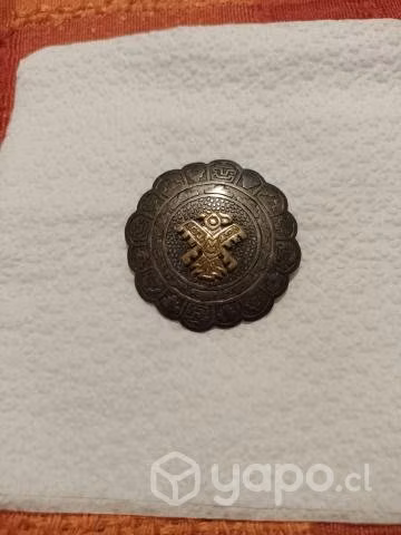 Antiguo prendedor precolombino