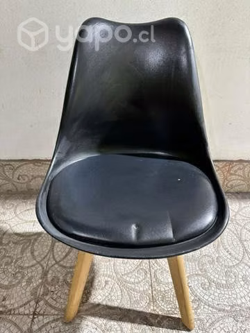 Juego de comedor 4 sillas con detalles