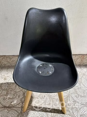 Juego de comedor 4 sillas con detalles