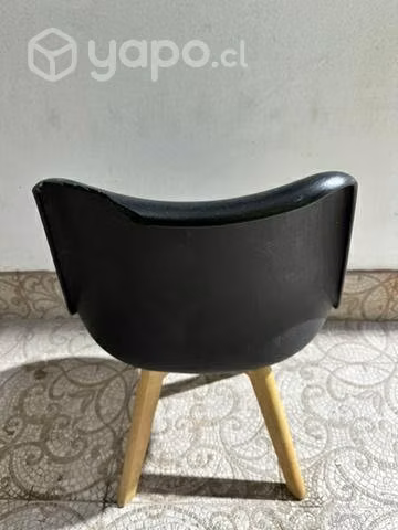 Juego de comedor 4 sillas con detalles