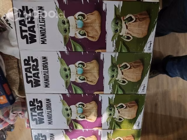 Grogu animatrónico con accesorios nuevos en caja