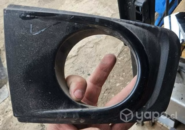 Tapa neblinero izquierdo Mahindra Pick Up 2021 023