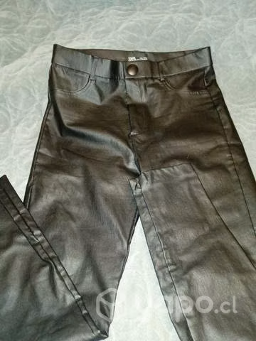 Pantalón Zara cuerina