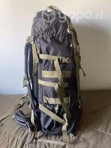 Mochila expandible atacama black 60-100 litros